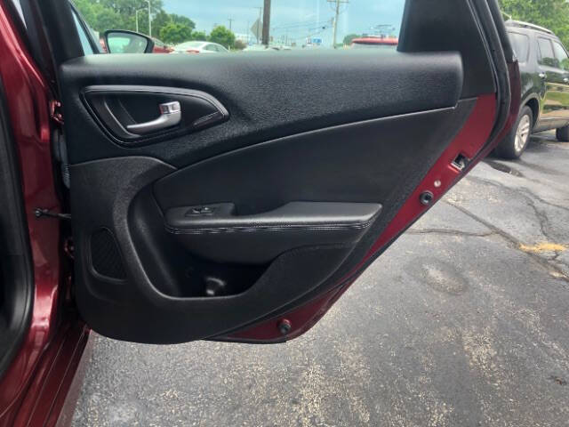 2016 Chrysler 200 S