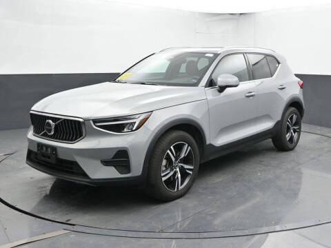 2025 Volvo XC40 B5 Core Bright Theme