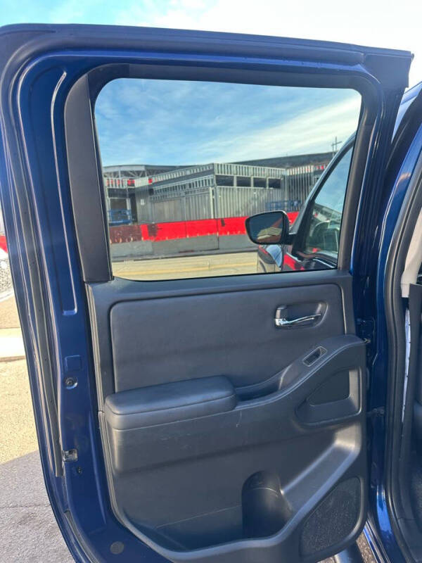 2022 Nissan Frontier SV