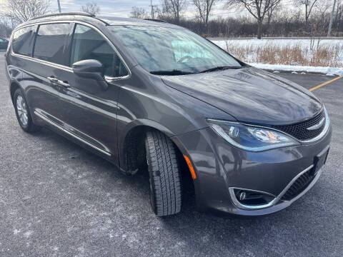 2017 Chrysler Pacifica Touring Plus