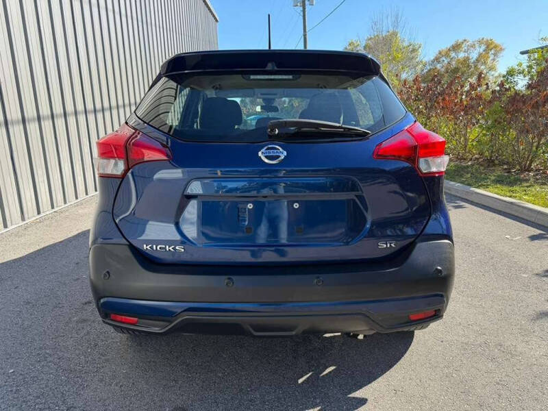 2020 Nissan Kicks SR