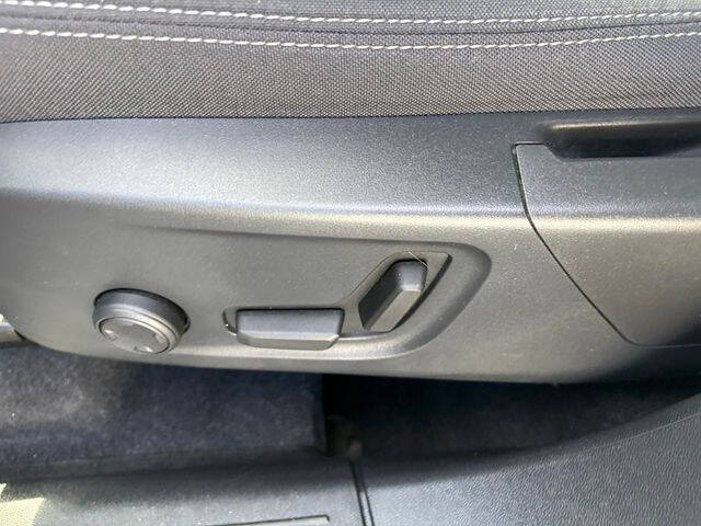 2023 Volvo XC40 B5 Core