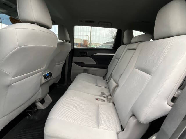 2019 Toyota Highlander LE