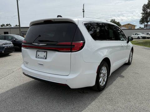 2023 Chrysler Pacifica Touring