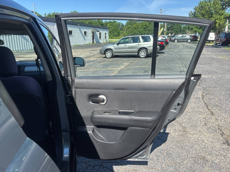 2009 Nissan Versa 1.8 S