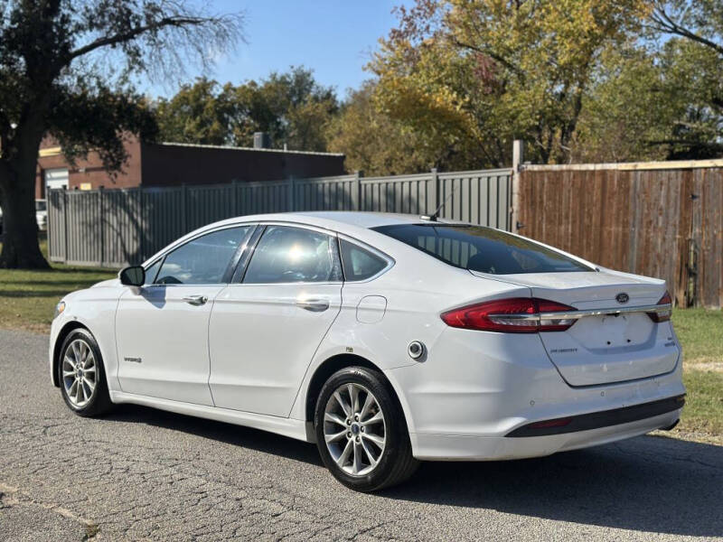 2017 Ford Fusion Hybrid SE