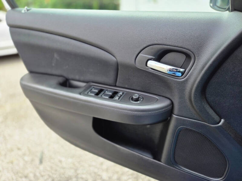 2011 Chrysler 200 LX