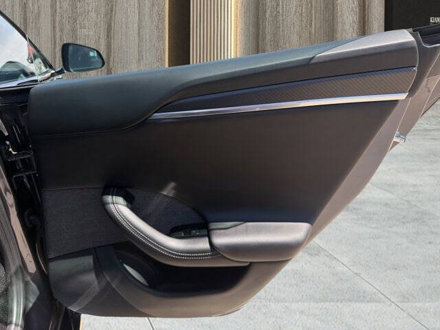 2022 Tesla Model S Plaid
