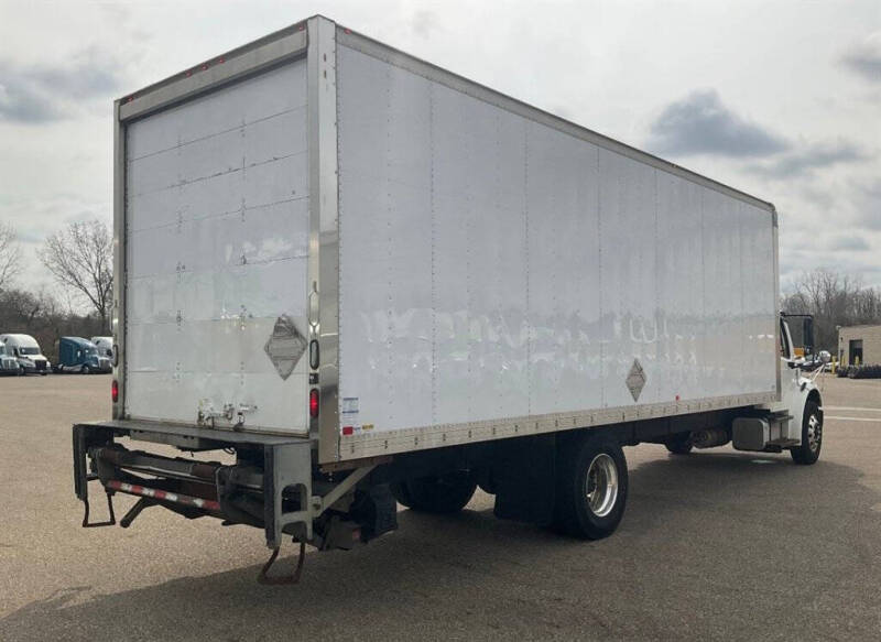 2019 Freightliner M2 106