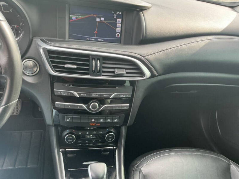 2019 Infiniti QX30 Essential