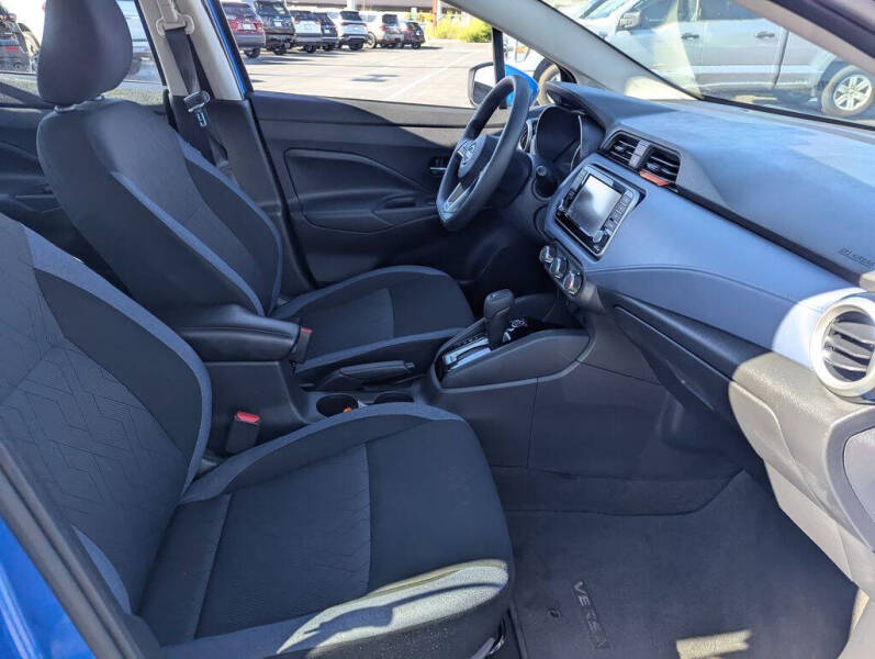 2024 Nissan Versa SV