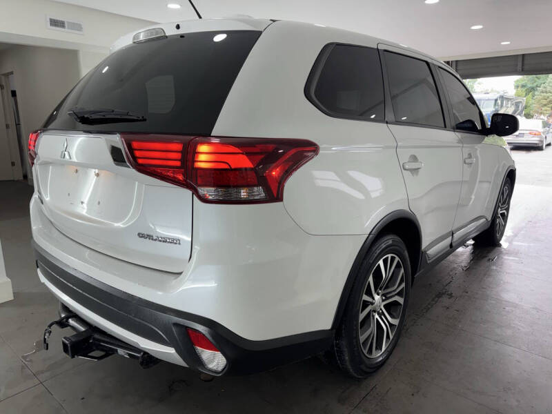 2016 Mitsubishi Outlander ES