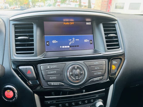 2017 Nissan Pathfinder SV