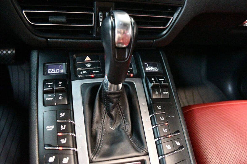 2020 Porsche Macan S