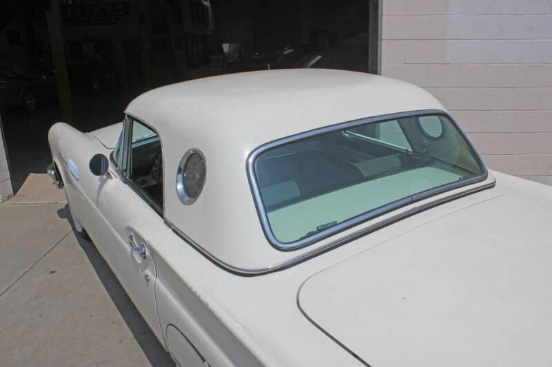 1957 Ford Thunderbird