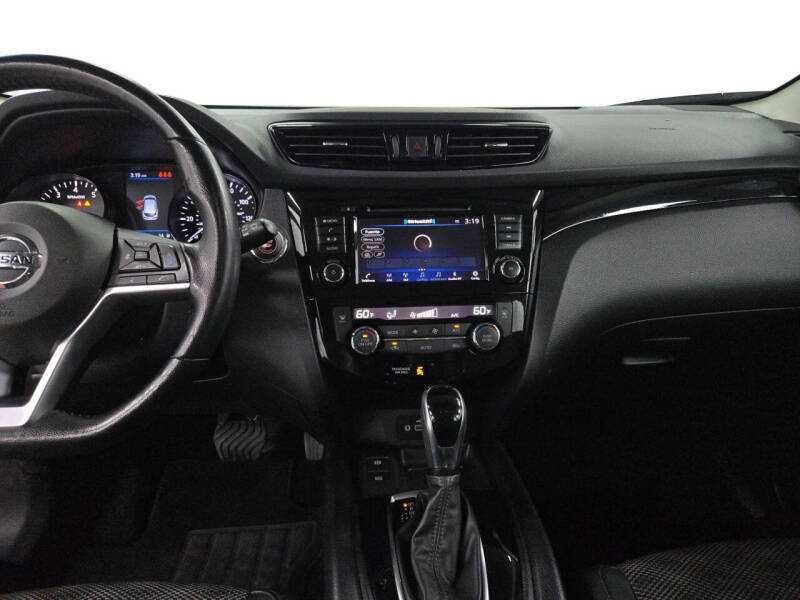 2022 Nissan Rogue Sport SV