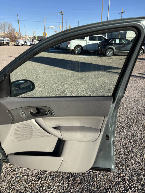 2005 Ford Focus ZX4 SE