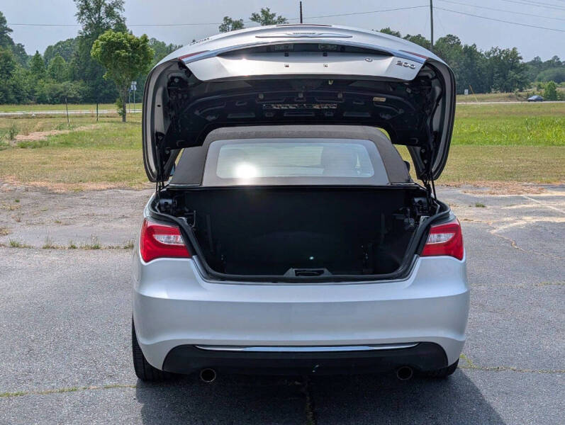 2012 Chrysler 200 Touring