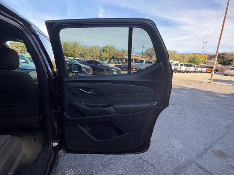 2022 Chevrolet Traverse LT Cloth