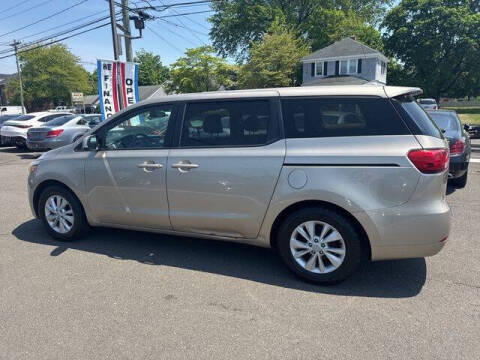 2017 Kia Sedona LX