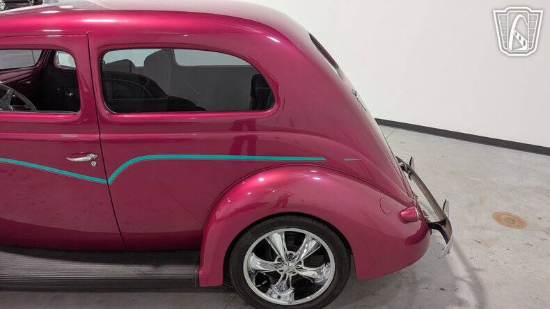 1937 Ford Tudor