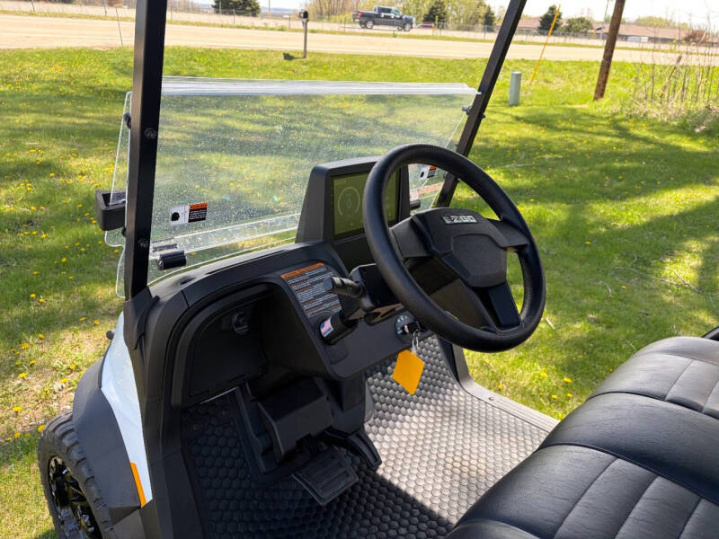 2026 E-Z-GO RXV 4