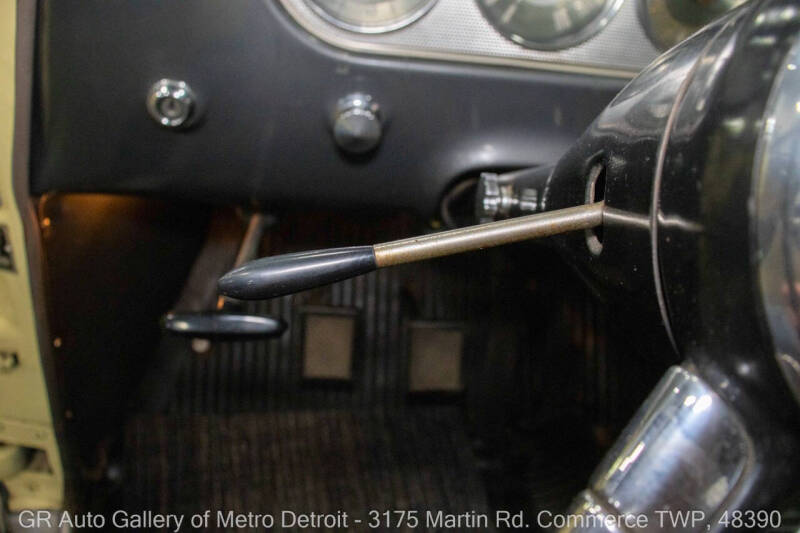 1951 Packard 200 Deluxe