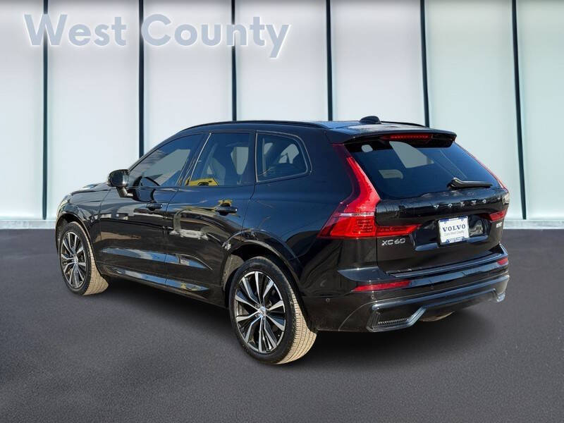 2023 Volvo XC60 B5 Plus Dark Theme