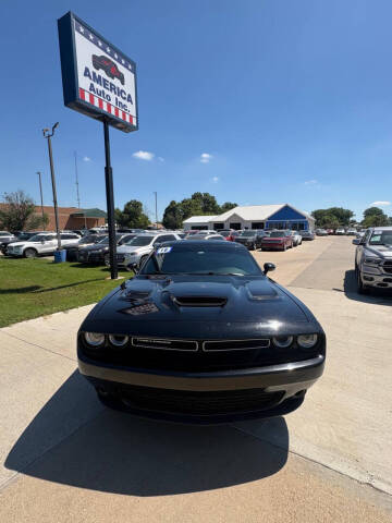 2016 Dodge Challenger SXT Plus
