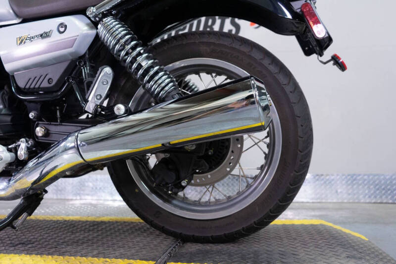 2021 Moto Guzzi V7 Special