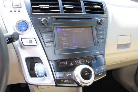 2014 Toyota Prius v Three