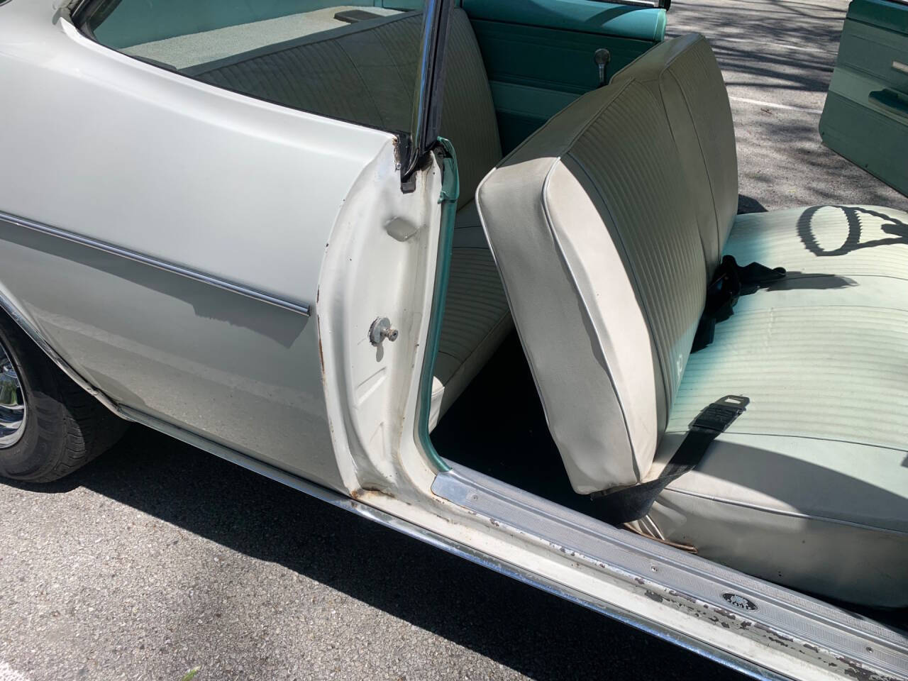 1965 Chevrolet Corvair 500 25