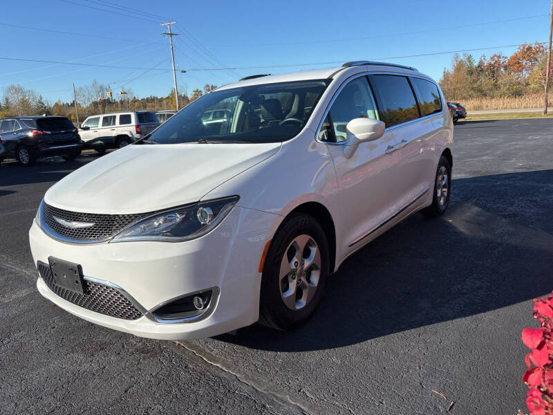 2017 Chrysler Pacifica Touring-L Plus