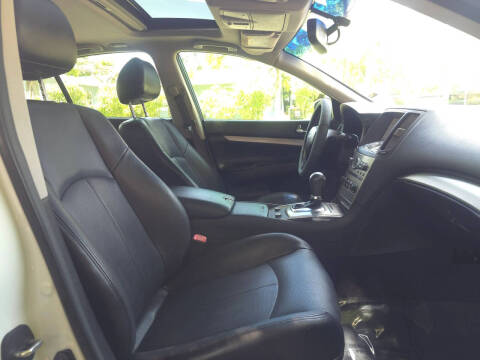 2015 Infiniti Q40