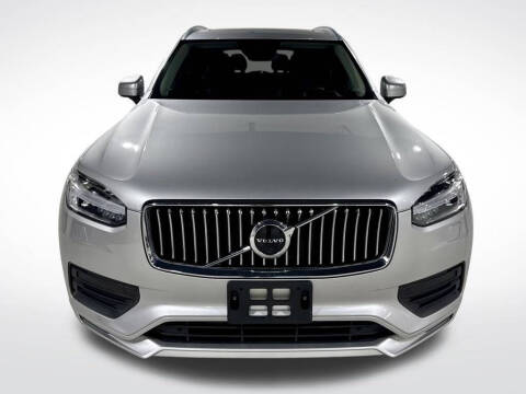2022 Volvo XC90 T6 Momentum 6-Passenger