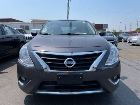 2015 Nissan Versa for sale at Nissi Auto Sales in Waukegan IL