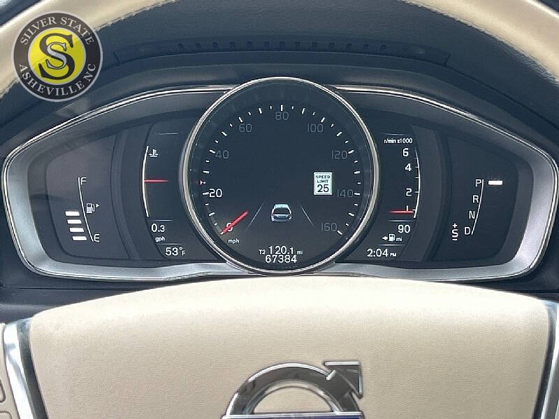 2015 Volvo XC70 T6 Platinum