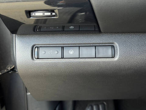 2023 Nissan Pathfinder SV