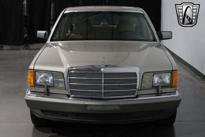 1988 Mercedes-Benz 560-Class 560 SEL