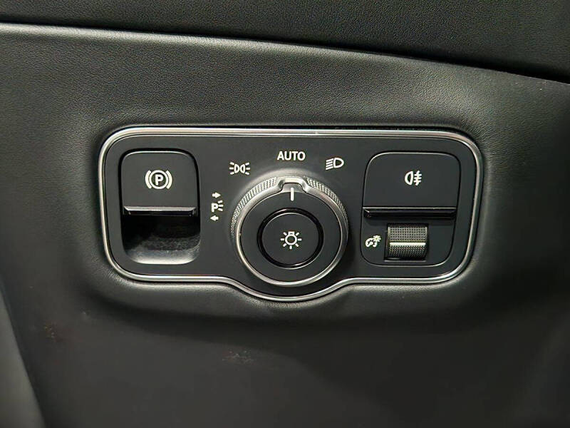 2023 Aston Martin DBX