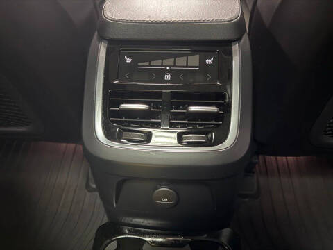2023 Volvo XC90 Recharge T8 Ultimate Bright Theme 6P