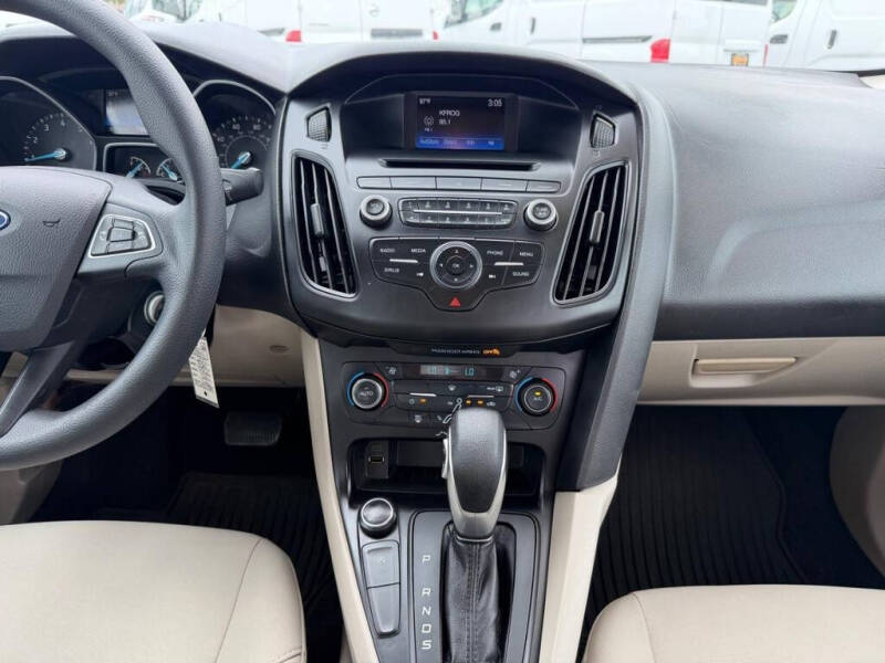 2017 Ford Focus SE