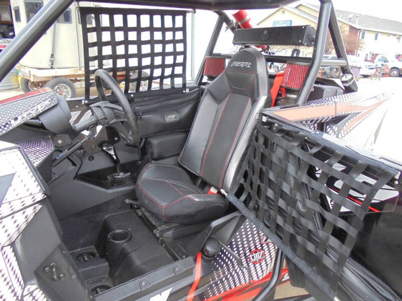 2018 Polaris RS1