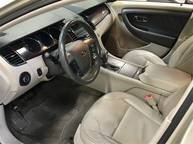 2011 Ford Taurus SEL