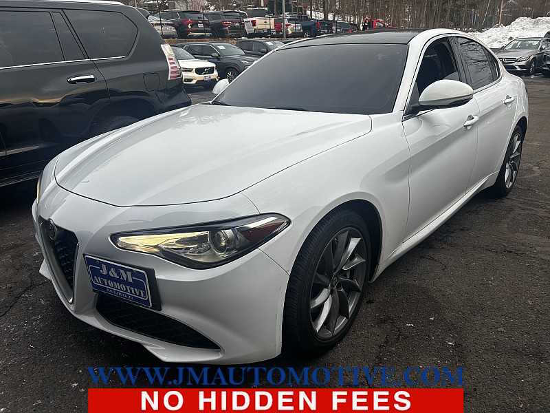 2019 Alfa Romeo Giulia Base's photo