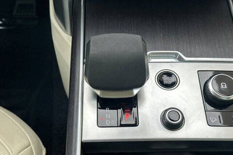 2023 Land Rover Range Rover P530 SE