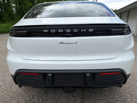 2025 Porsche Macan 4 Electric