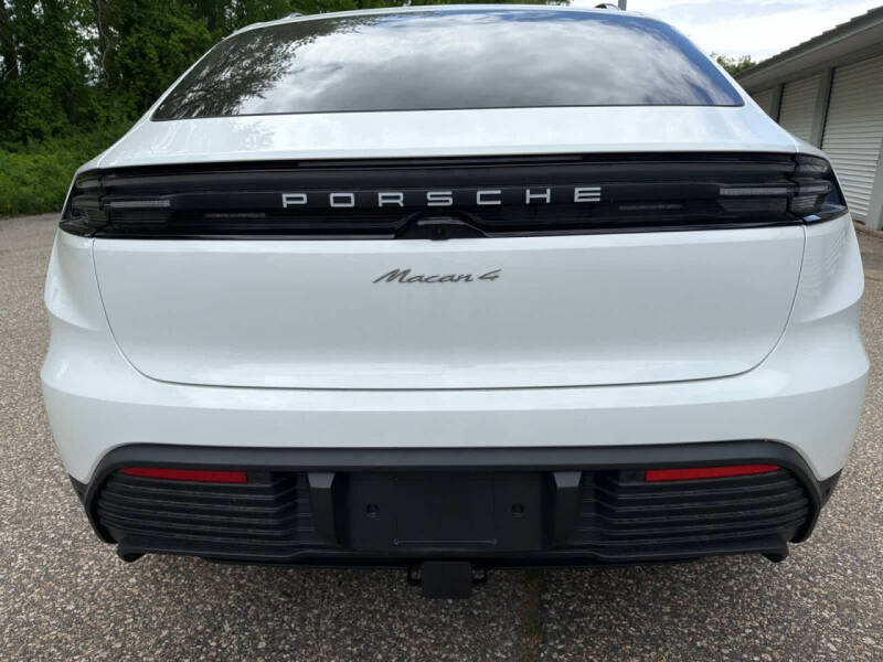 2025 Porsche Macan 4 Electric