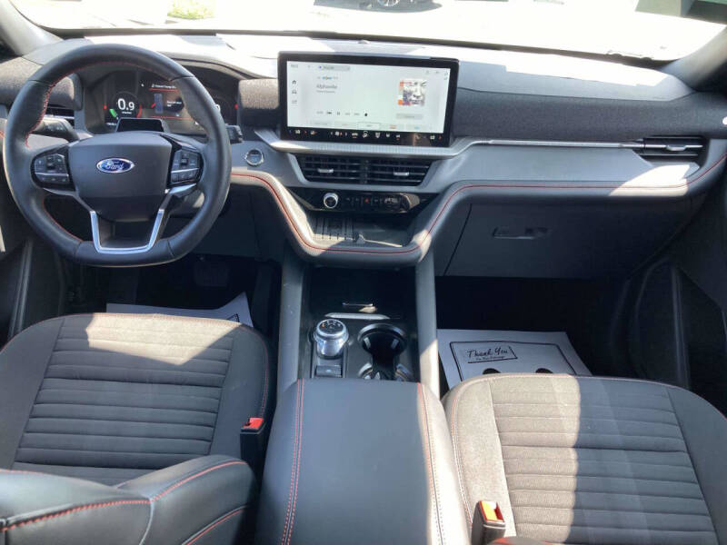 2025 Ford Explorer ST-Line