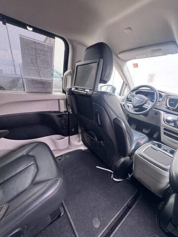 2017 Chrysler Pacifica Touring-L Plus